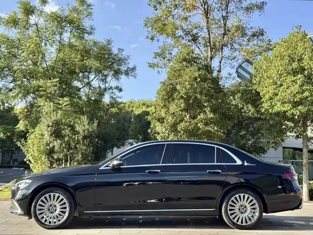 Mercedes-Benz E-Class 2023 E 300 L Luxury Model купить на сайте DeffCars