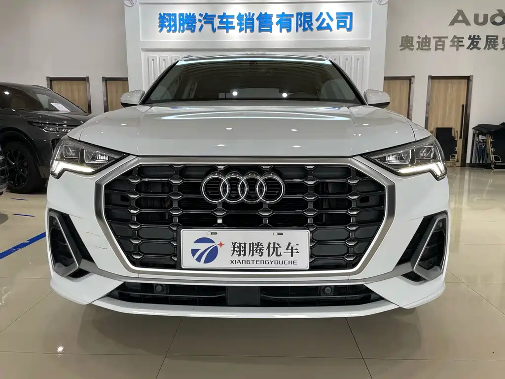 Audi Q3 2019 35 TFSI aggressive and dynamic купить на сайте DeffCars