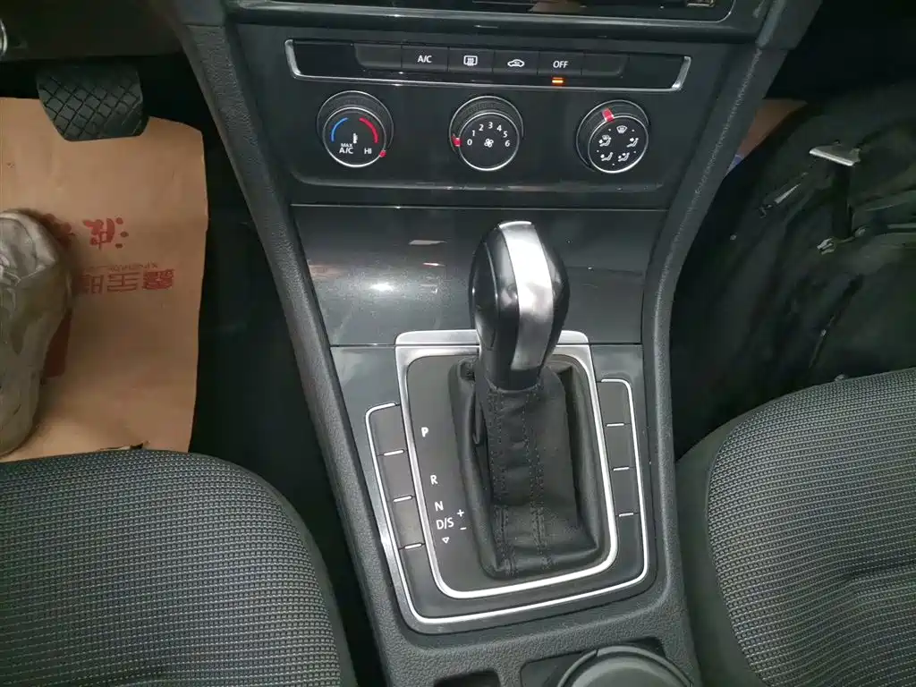 Golf 2019 1.6L automatic comfort model National V купить на сайте DeffCars