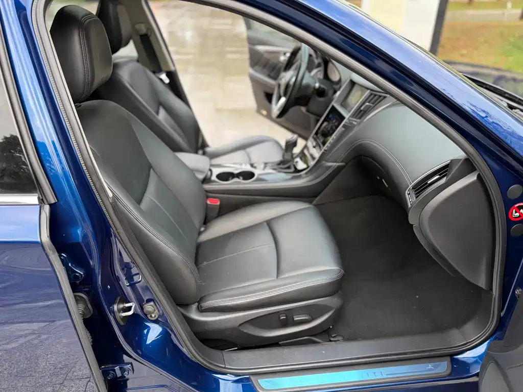 Infiniti Q50L 2018 2.0T Comfort Edition National VI купить на сайте DeffCars