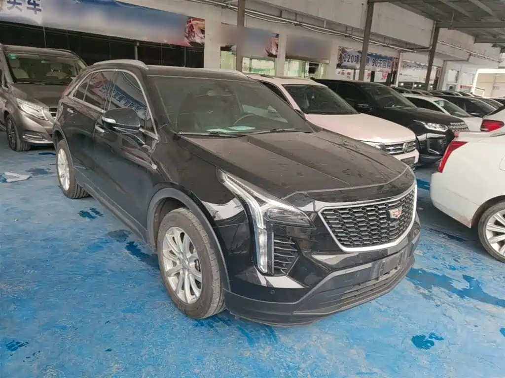 Cadillac XT4 2022 28T two-wheel drive fashion model купить на сайте DeffCars