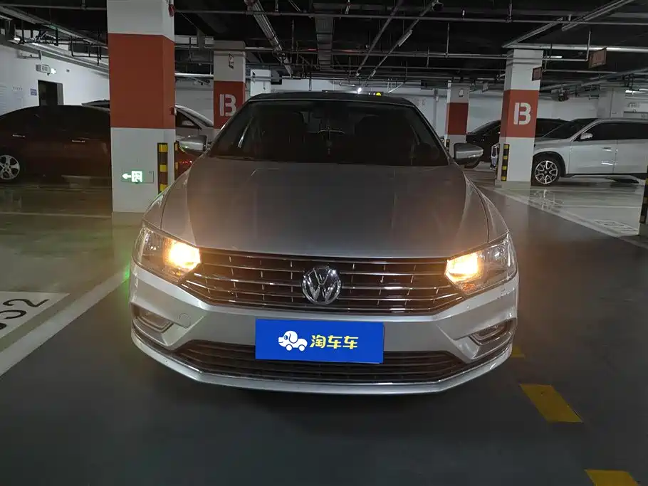 Bora 2018 1.5L manual comfort model купить на сайте DeffCars