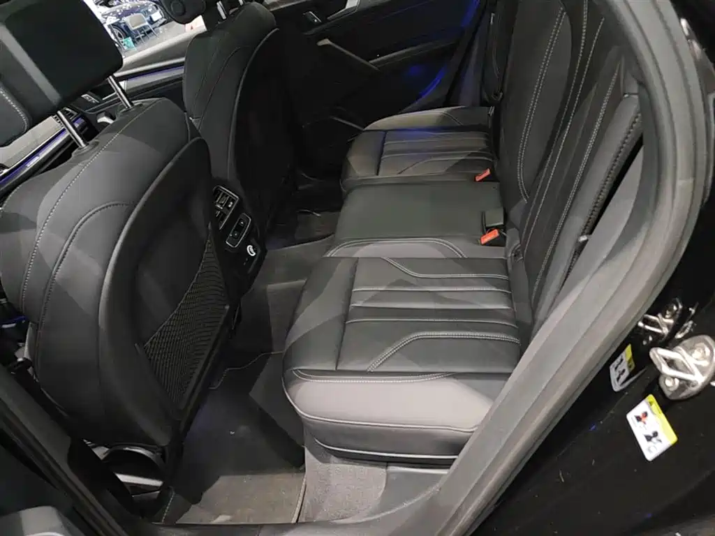 Audi Q5L 2024 45 TFSI luxury and dynamic model купить на сайте DeffCars