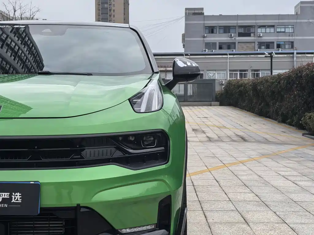 Lynk & Co 05 2022 05+ 2.0TD Automatic Performance Package купить на сайте DeffCars