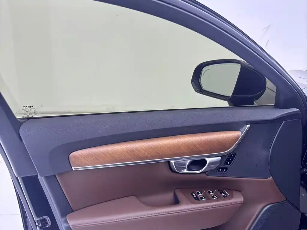 Volvo S90 2023 B5 Zhiyi Luxury Edition купить на сайте DeffCars