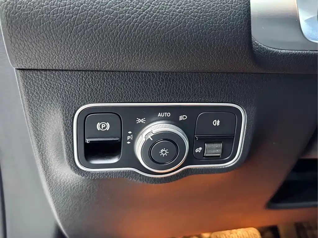 Mercedes-Benz GLB 2024 GLB 220 Dynamic купить на сайте DeffCars