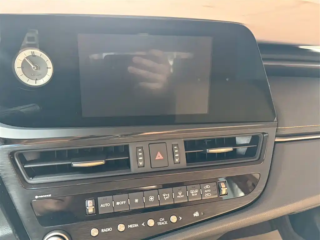 Lexus ES 2021 200 Excellence Edition купить на сайте DeffCars