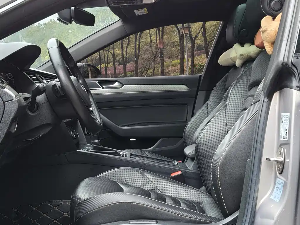 FAW-Volkswagen CC 2019 330TSI Charming Edition National V купить на сайте DeffCars