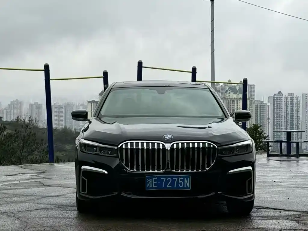 BMW 7 Series 2016 730Li Leading Model купить на сайте DeffCars