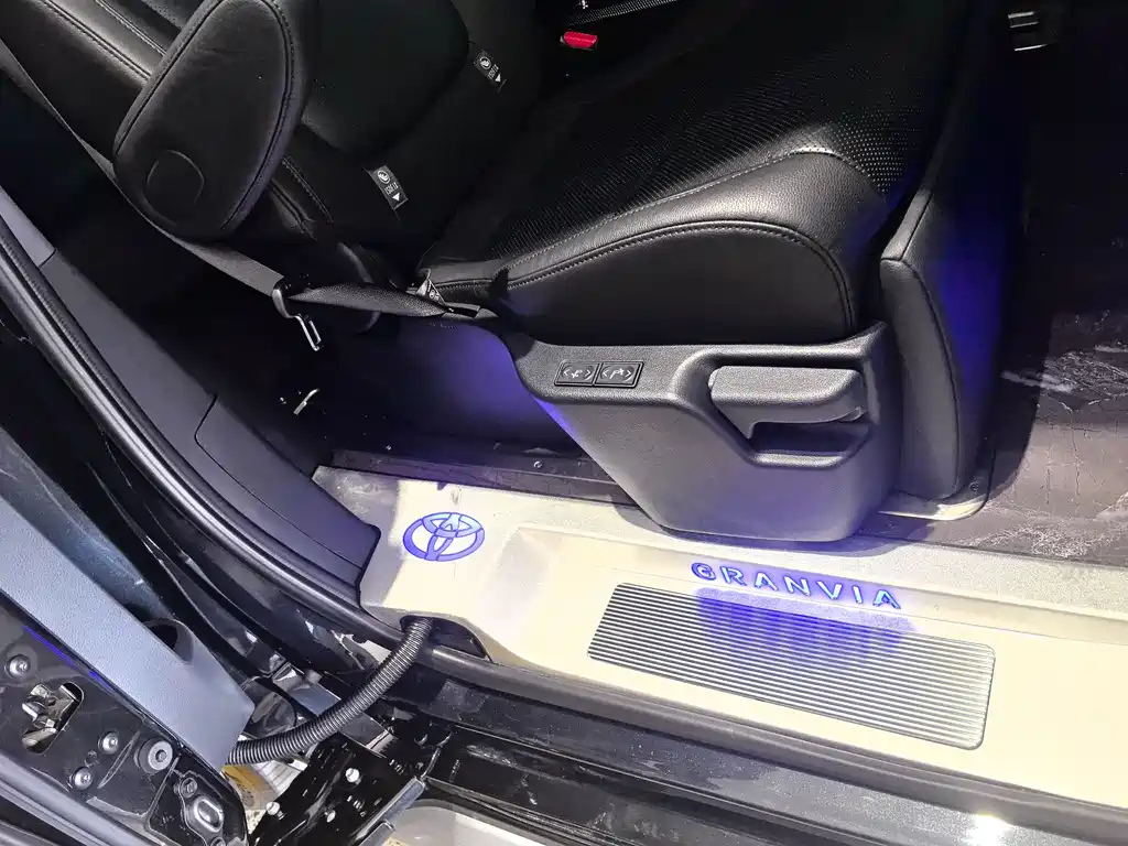 Grevia 2023 2.5L Hybrid Monarch VIP Edition купить на сайте DeffCars