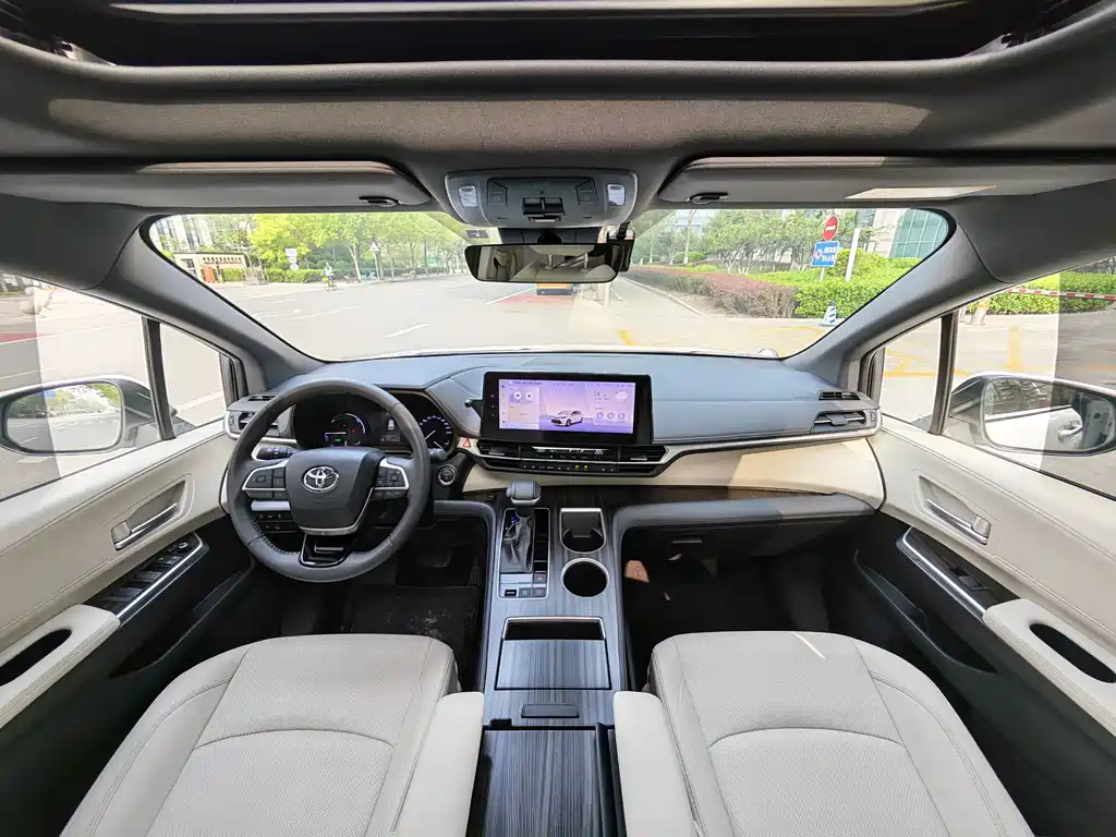 SIENNA 2024 2.5L hybrid four-wheel drive premium version купить на сайте DeffCars
