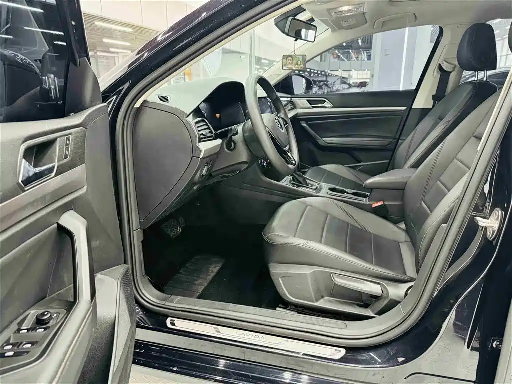 Lavida 2021 1.5L automatic comfort version купить на сайте DeffCars