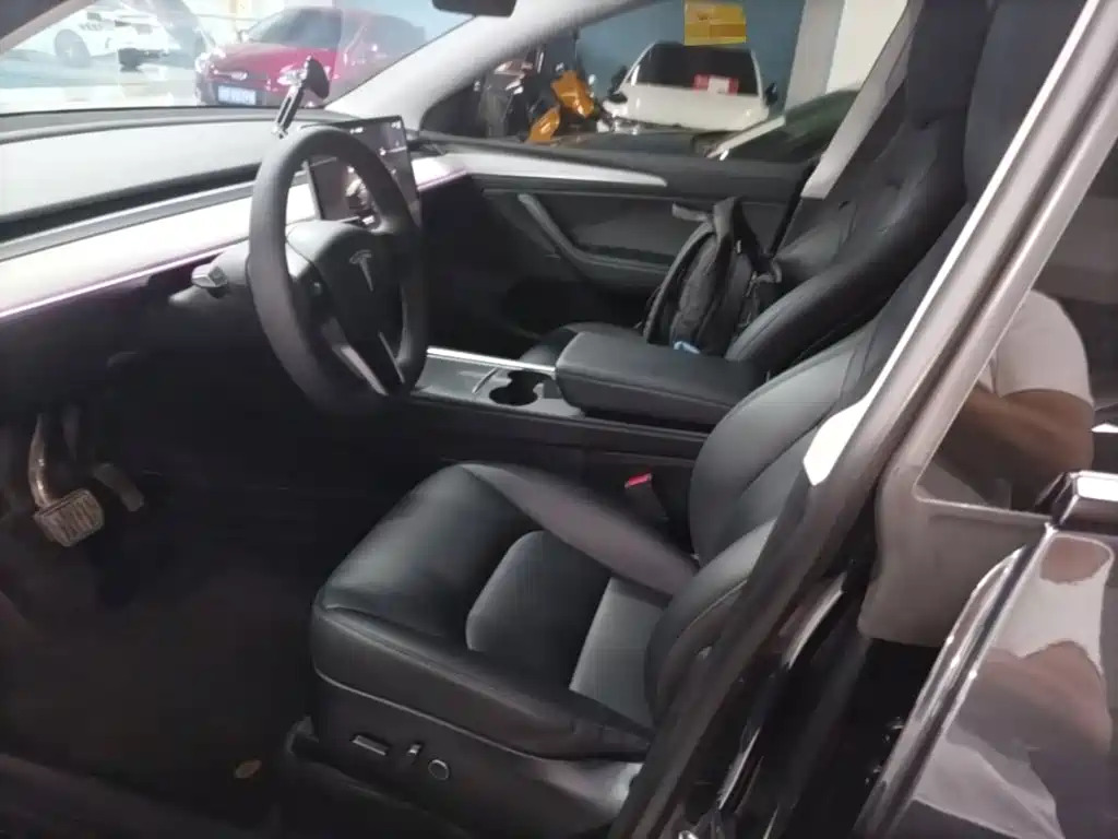 Model Y 2024 rear-wheel drive version купить на сайте DeffCars