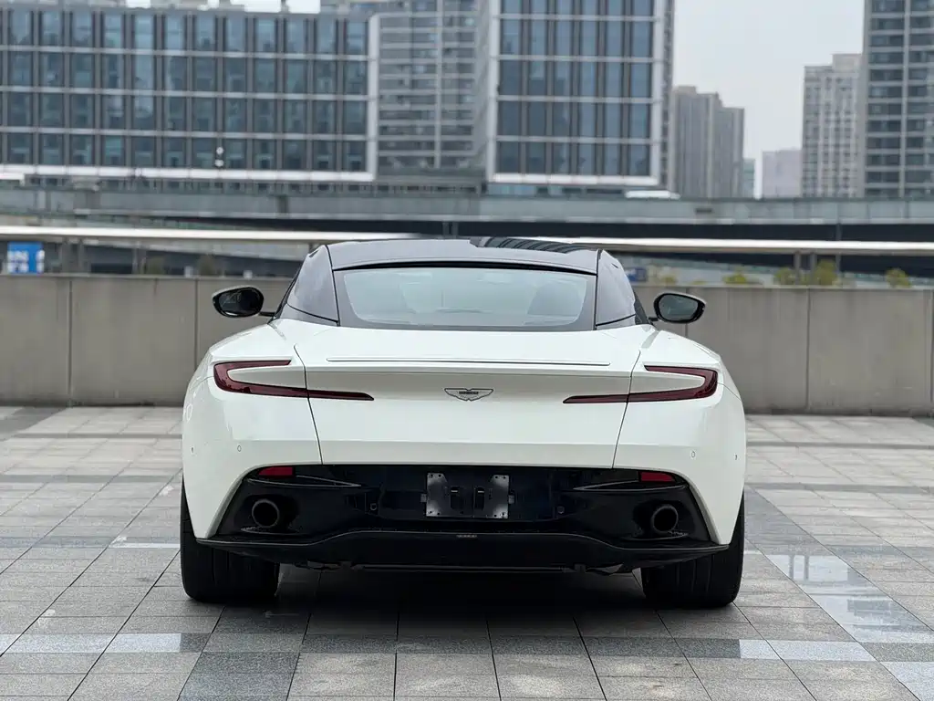 Aston Martin DB11 2016 5.2T First Edition купить на сайте DeffCars