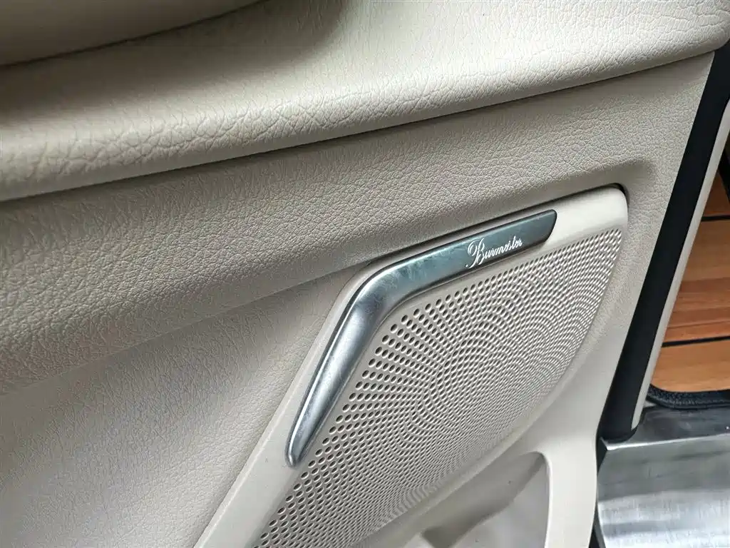 Mercedes-Benz V-Class 2022 V 260 Premium Edition купить на сайте DeffCars