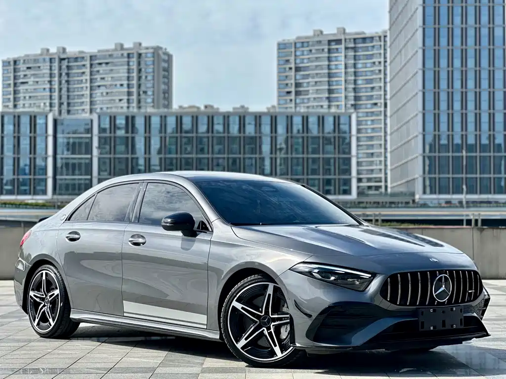 Mercedes-Benz A-Class AMG 2024 facelift AMG A 35 L 4MATIC купить на сайте DeffCars