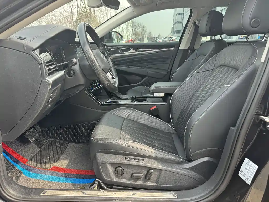 Passat 2022 330TSI Deluxe Edition купить на сайте DeffCars