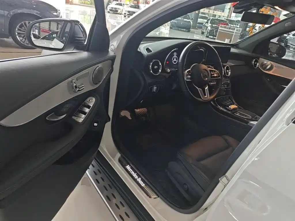 Mercedes-Benz GLC Coupe 2021 GLC 260 4MATIC Coupe SUV купить на сайте DeffCars