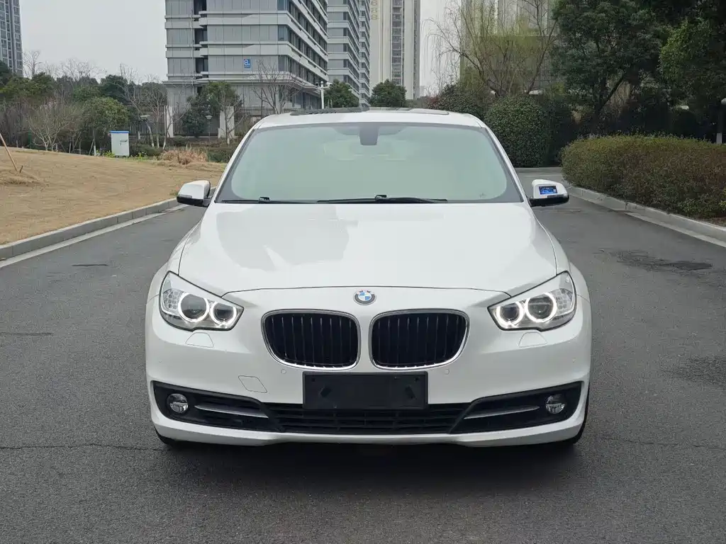 BMW 5 Series GT 2015 528i Leading Model купить на сайте DeffCars