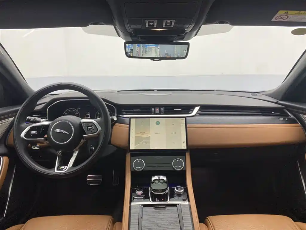 Jaguar XFL 2024 2.0T P300 four-wheel drive flagship sports gold version купить на сайте DeffCars
