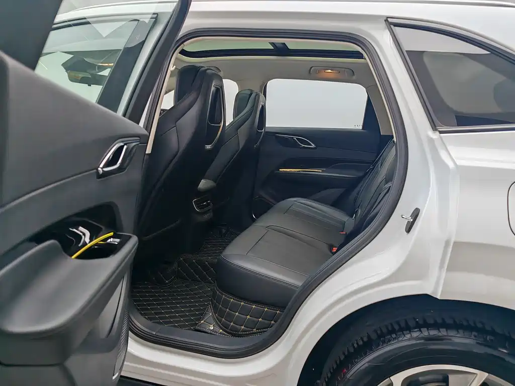 Hongqi HS3 PHEV 2024 115km Jinwei Edition купить на сайте DeffCars