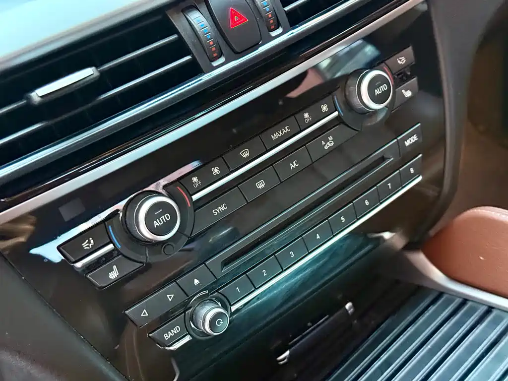 BMW X6 2018 xDrive35i leading model купить на сайте DeffCars