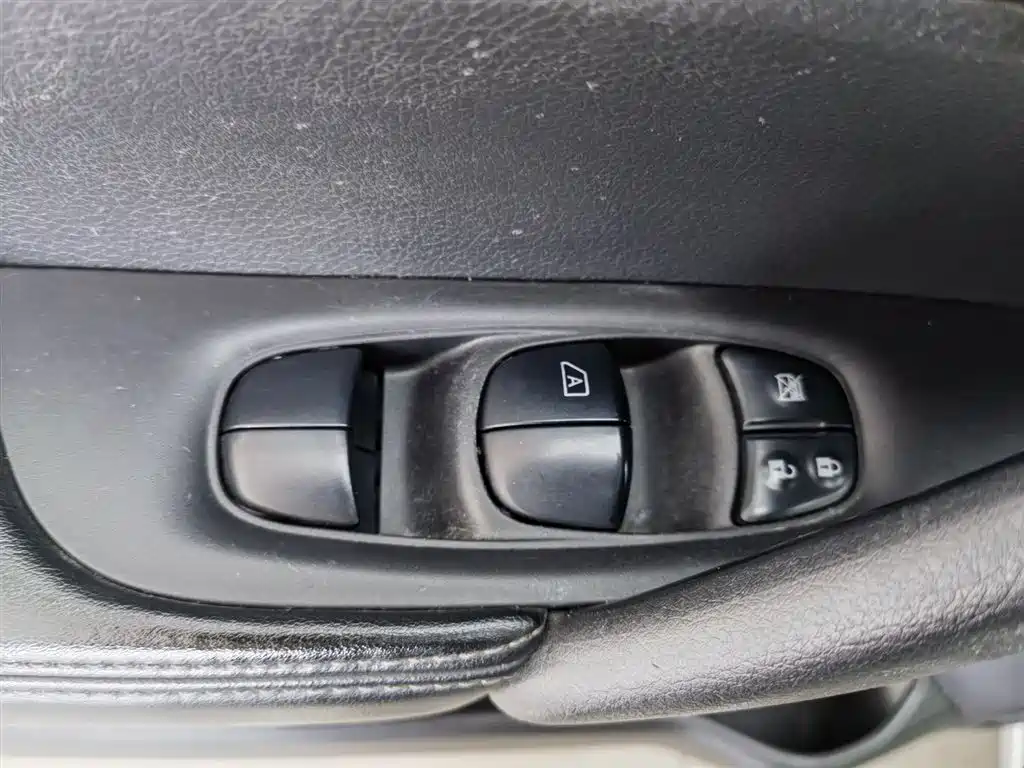 X-Trail 2022 2.0L 2WD Intelligent Comfort Edition купить на сайте DeffCars
