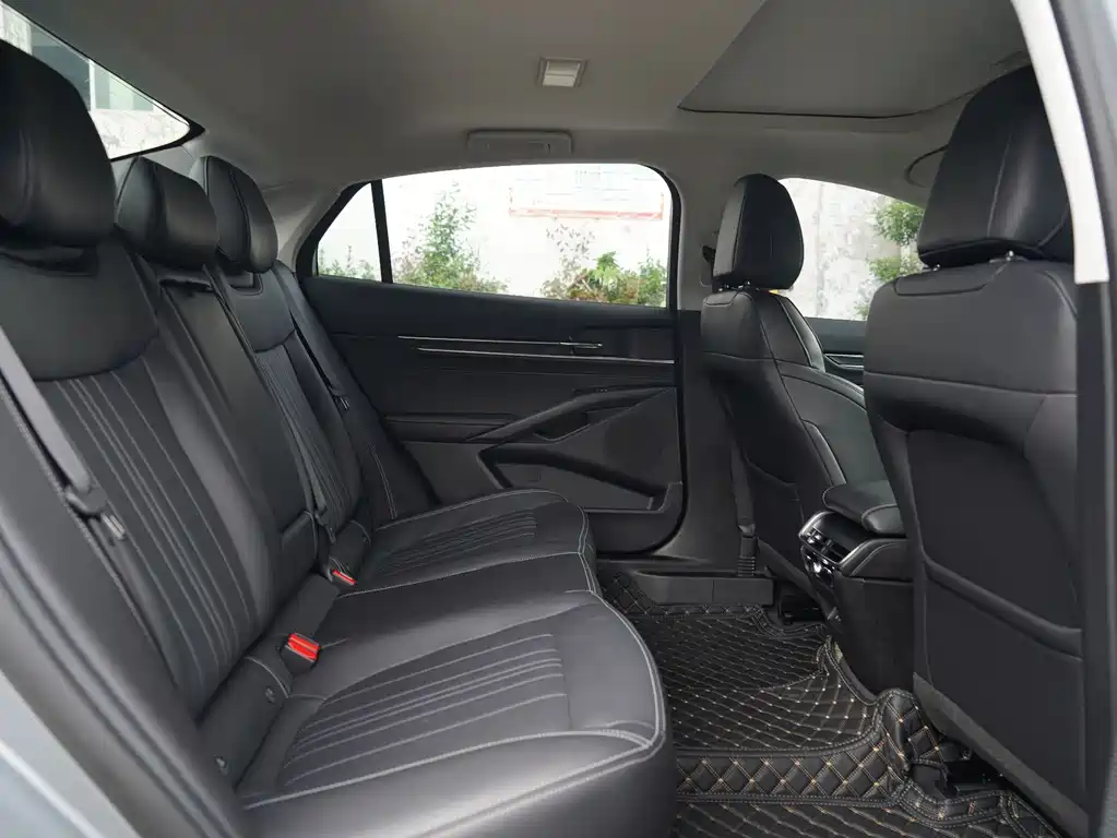 Mondeo 2025 2.0T EcoBoost Luxury купить на сайте DeffCars
