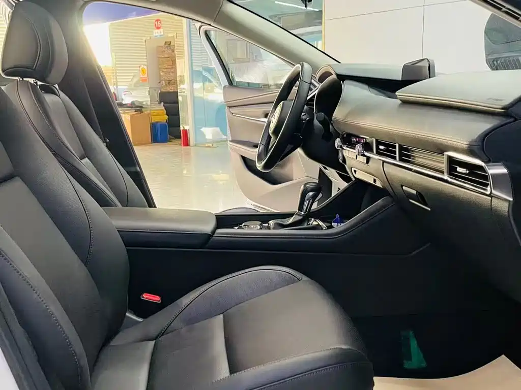 Mazda3 Angkesela 2023 2.0L Automatic Premium Edition купить на сайте DeffCars