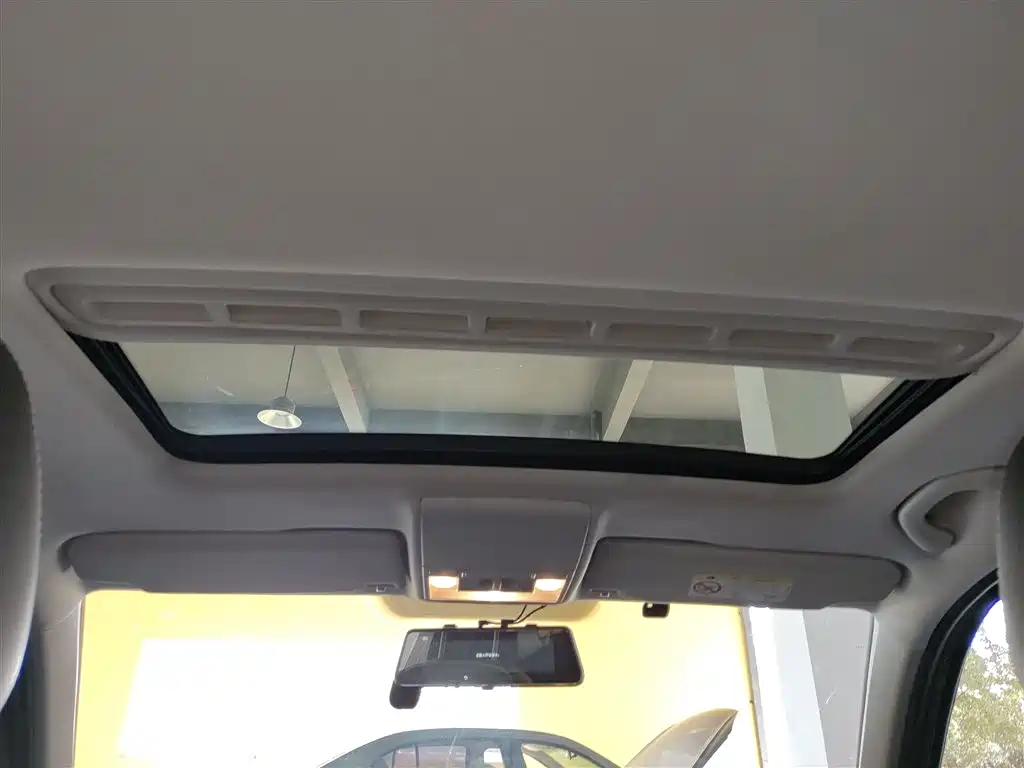 Lavida 2017 1.6L automatic comfort version купить на сайте DeffCars