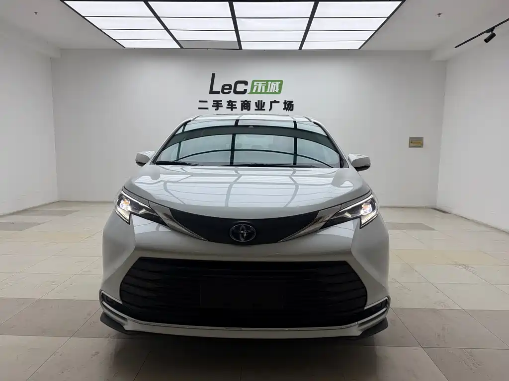 SIENNA 2023 2.5L Hybrid Comfort Edition купить на сайте DeffCars