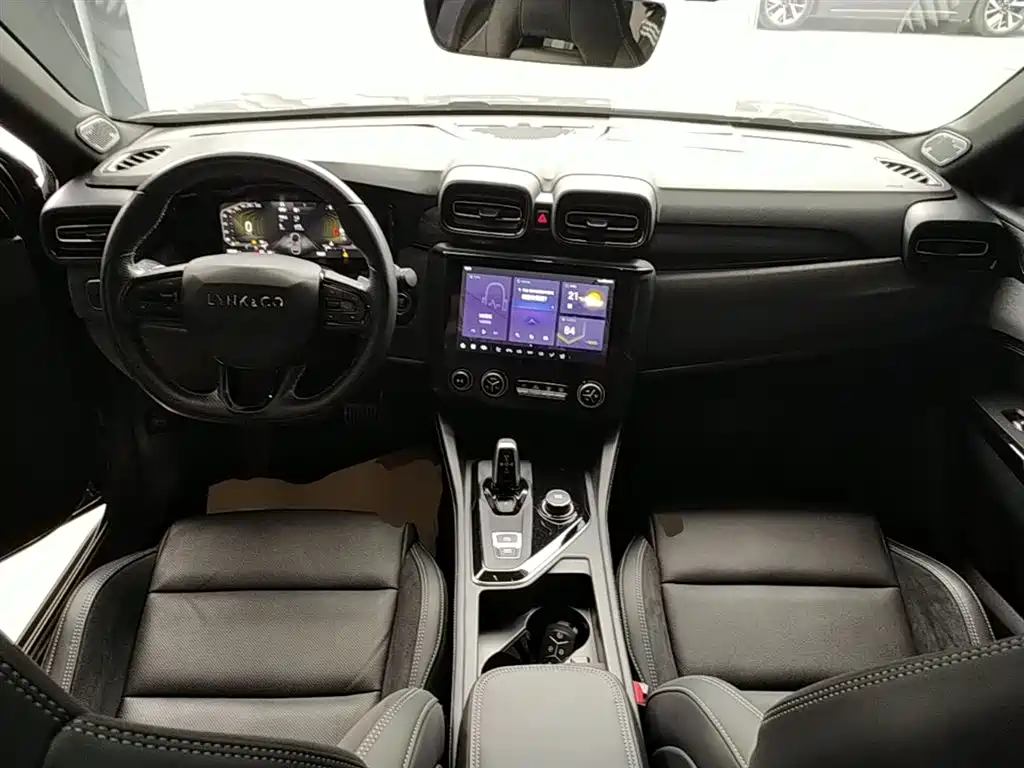 Lynk & Co 03 2022 1.5TD DCT Pro купить на сайте DeffCars