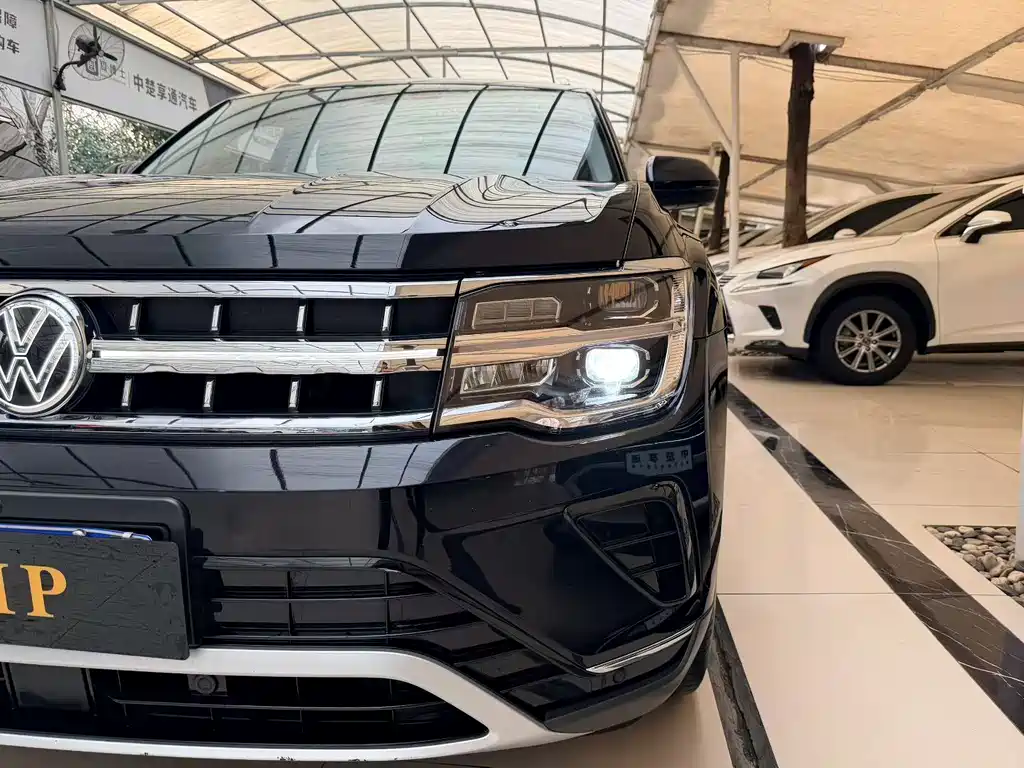 Touron 2023 380TSI four-wheel drive luxury version купить на сайте DeffCars