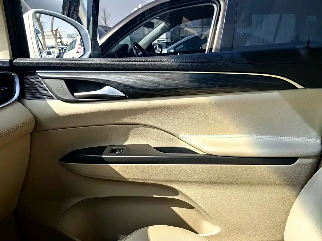 Buick GL8 2023 ES Lu Zun Exclusive Model купить на сайте DeffCars