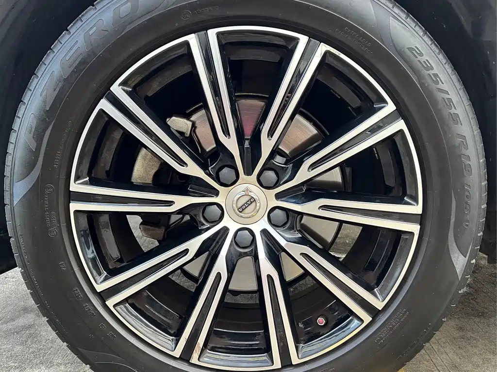 Volvo XC60 2020 T5 four-wheel drive Zhiyuan Deluxe Edition купить на сайте DeffCars