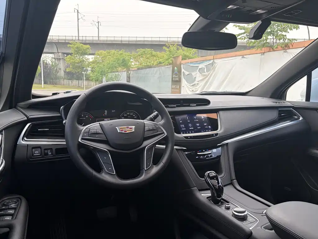 Cadillac XT5 2022 2.0T two-wheel drive luxury model купить на сайте DeffCars