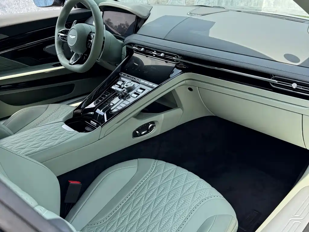 Aston Martin DB12 2023 4.0T V8 Coupe купить на сайте DeffCars