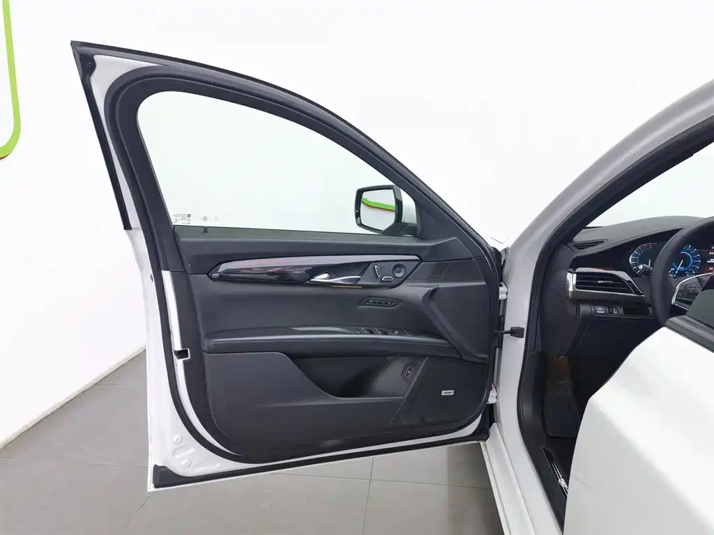 Cadillac CT6 2017 40T luxury model купить на сайте DeffCars