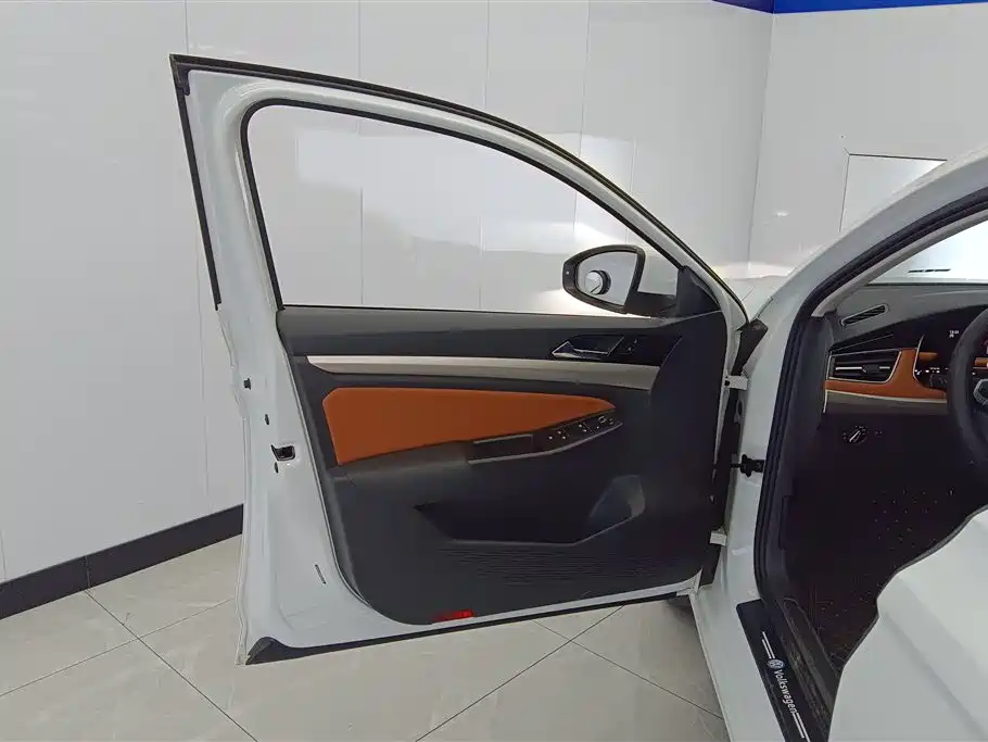 Bora 2023 200TSI DSG Smart Travel Edition купить на сайте DeffCars