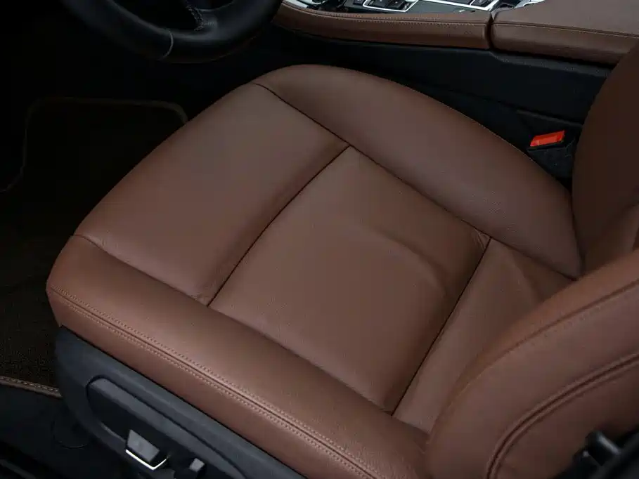BMW 5 Series 2014 520Li Elegant купить на сайте DeffCars