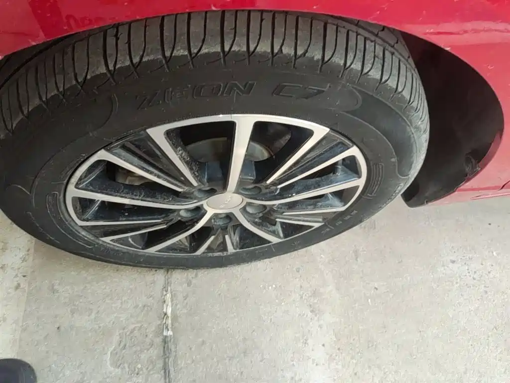 Roewe i5 2021 1.5L CVT Diamond Edition купить на сайте DeffCars
