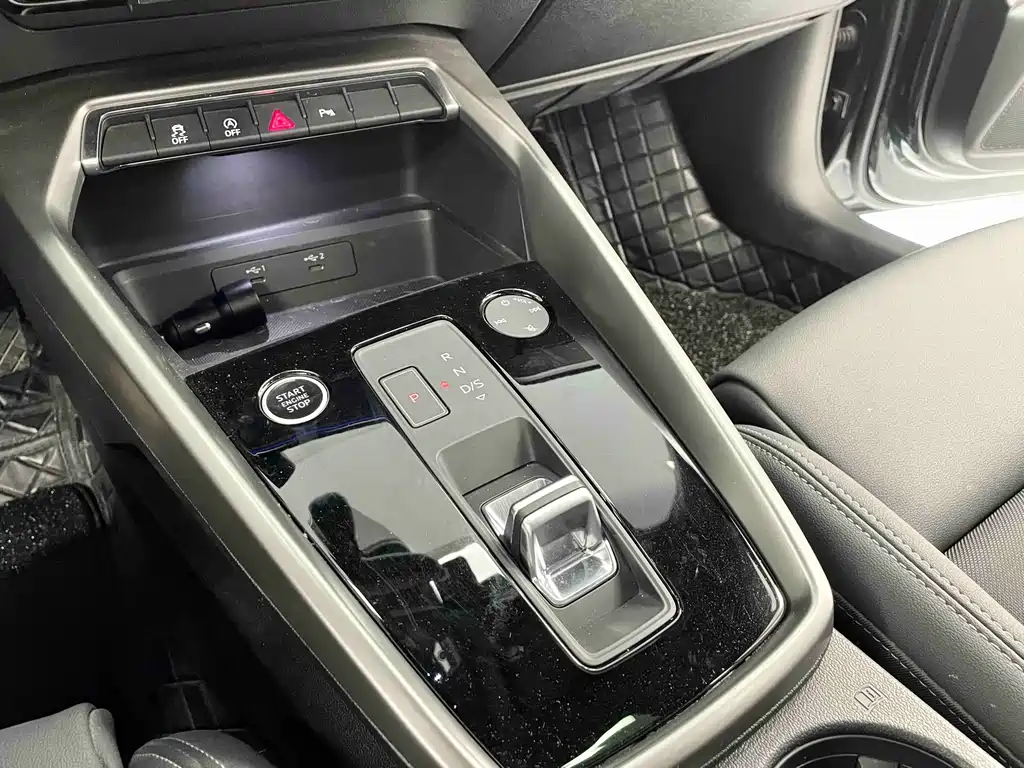 Audi A3 2024 A3L Limousine 35 TFSI Fashionable and Sporty купить на сайте DeffCars