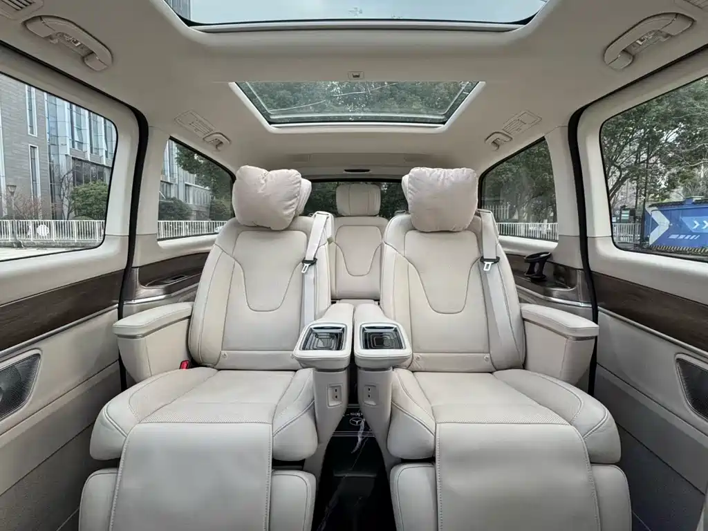 Mercedes-Benz V-Class 2022 V 260 L Long Wheelbase Luxury Edition купить на сайте DeffCars