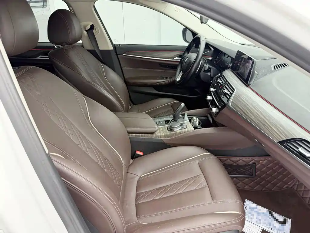 BMW 5 Series 2018 530Li Leading Luxury Package купить на сайте DeffCars