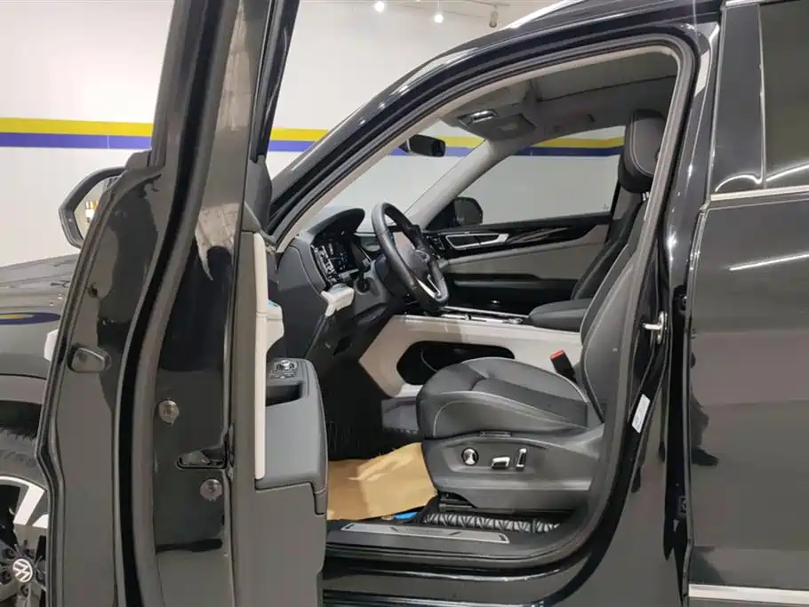 Touron 2021 380TSI four-wheel drive luxury version купить на сайте DeffCars