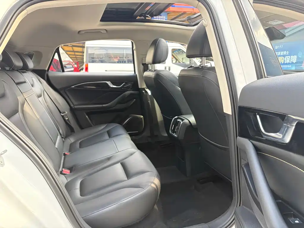 Pentium B70 2021 1.5T Automatic 15th Anniversary Edition купить на сайте DeffCars