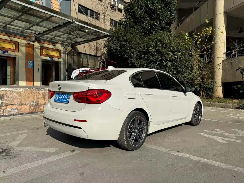 BMW 1 Series 2018 118i Sports купить на сайте DeffCars