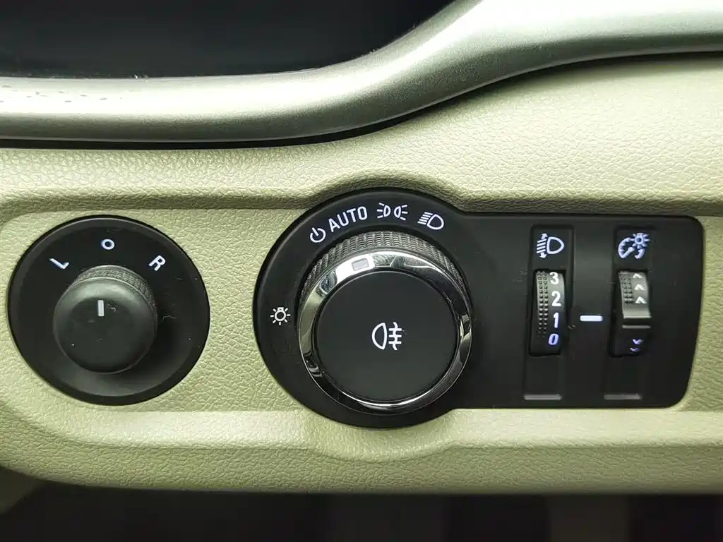 Yinglang 2019 15T Manual Elite National VI купить на сайте DeffCars