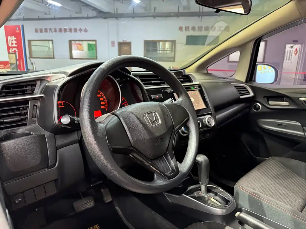 Fit 2018 1.5L CVT Fashion Edition купить на сайте DeffCars