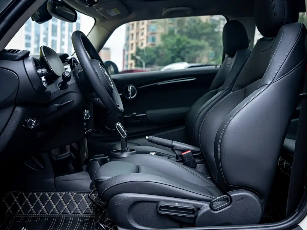 MINI 2021 1.5T COOPER Classic купить на сайте DeffCars
